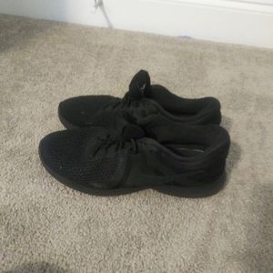 Nike big kid revolution 4 running shoes